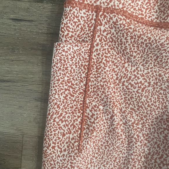 Athleta Salutation Stash II Pocket Tight - Picture 2 of 5